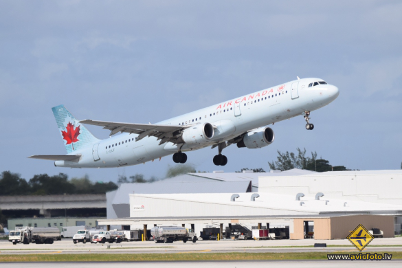 Airbus A321-211